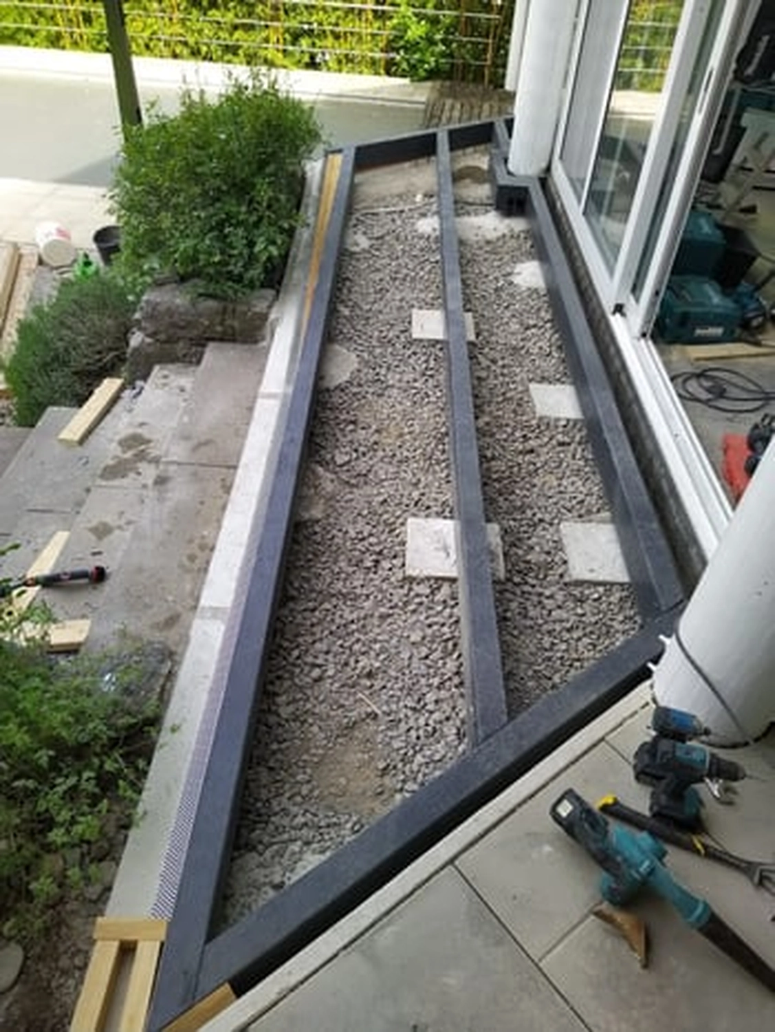 Wetter-Gebäudeschutz - Renovierungsarbeiten - Außenarbeit Terrassenbau