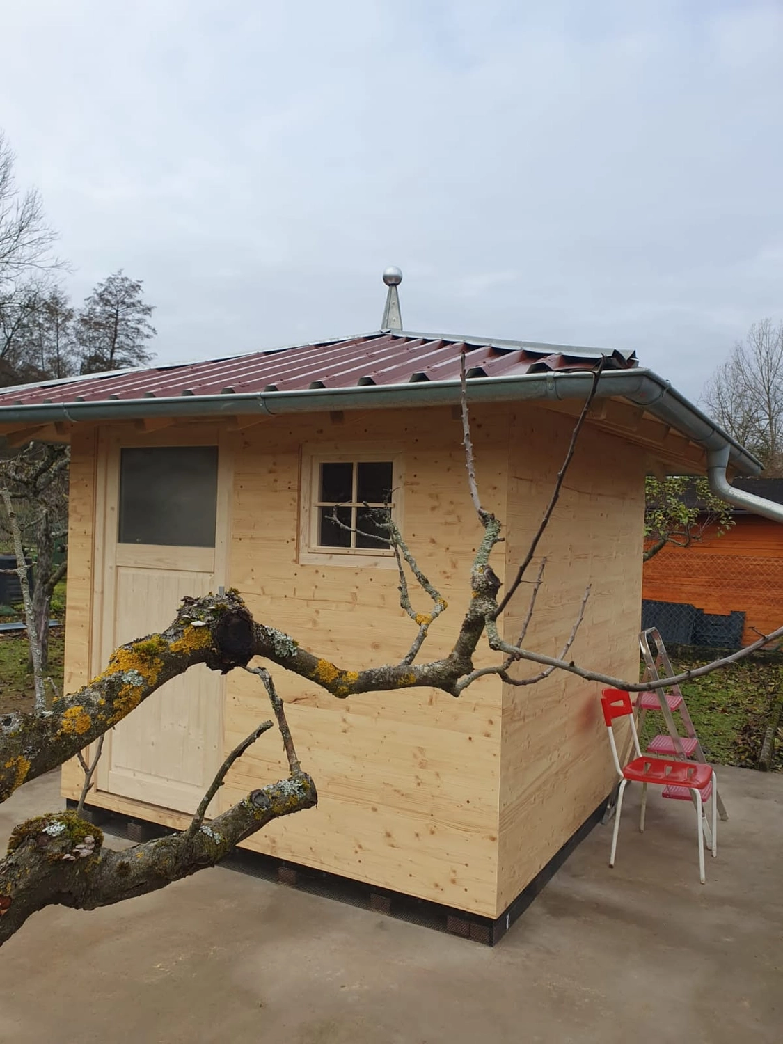 Wetter-Gebäudeschutz, Terrassenbau, Sanierungen, Außenanlagen, Gartengestaltung, Rückbau & Neugestaltung, Zaunbau Lärche, Einbauschrank, Hochbett, Handlauf, Dachsanierung, Baumspielhaus, Sebastian Kirsch, Handwerk