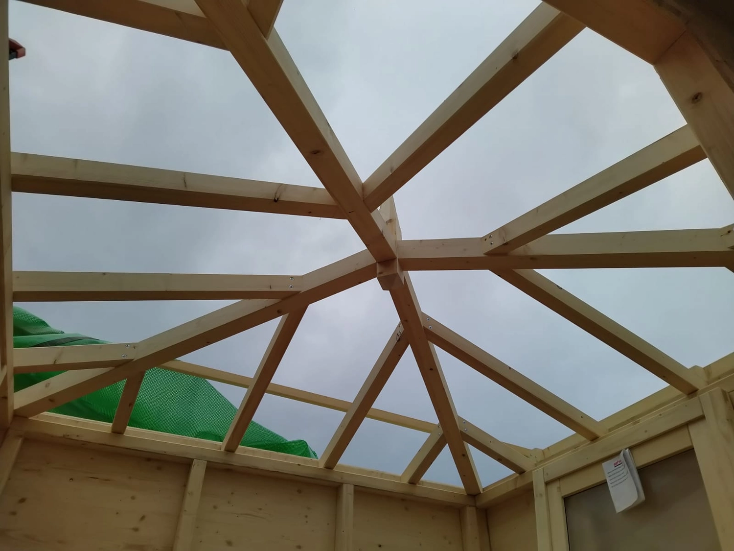 Wetter-Gebäudeschutz - Renovierungsarbeiten - Außenarbeit Zaunbau Lärche