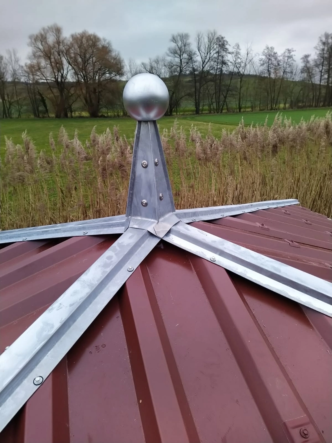 Wetter-Gebäudeschutz, Terrassenbau, Sanierungen, Außenanlagen, Gartengestaltung, Rückbau & Neugestaltung, Zaunbau Lärche, Einbauschrank, Hochbett, Handlauf, Dachsanierung, Baumspielhaus, Sebastian Kirsch, Handwerk