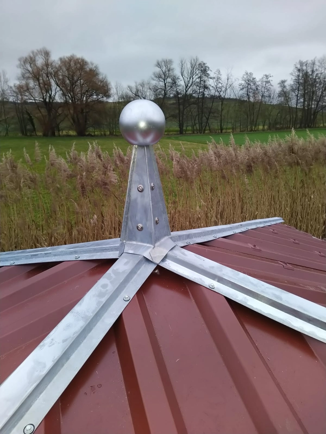 Wetter-Gebäudeschutz, Terrassenbau, Sanierungen, Außenanlagen, Gartengestaltung, Rückbau & Neugestaltung, Zaunbau Lärche, Einbauschrank, Hochbett, Handlauf, Dachsanierung, Baumspielhaus, Sebastian Kirsch, Handwerk