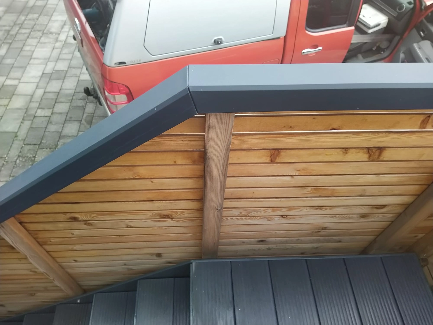 Wetter-Gebäudeschutz, Terrassenbau, Sanierungen, Außenanlagen, Gartengestaltung, Rückbau & Neugestaltung, Zaunbau Lärche, Einbauschrank, Hochbett, Handlauf, Dachsanierung, Baumspielhaus, Sebastian Kirsch, Handwerk