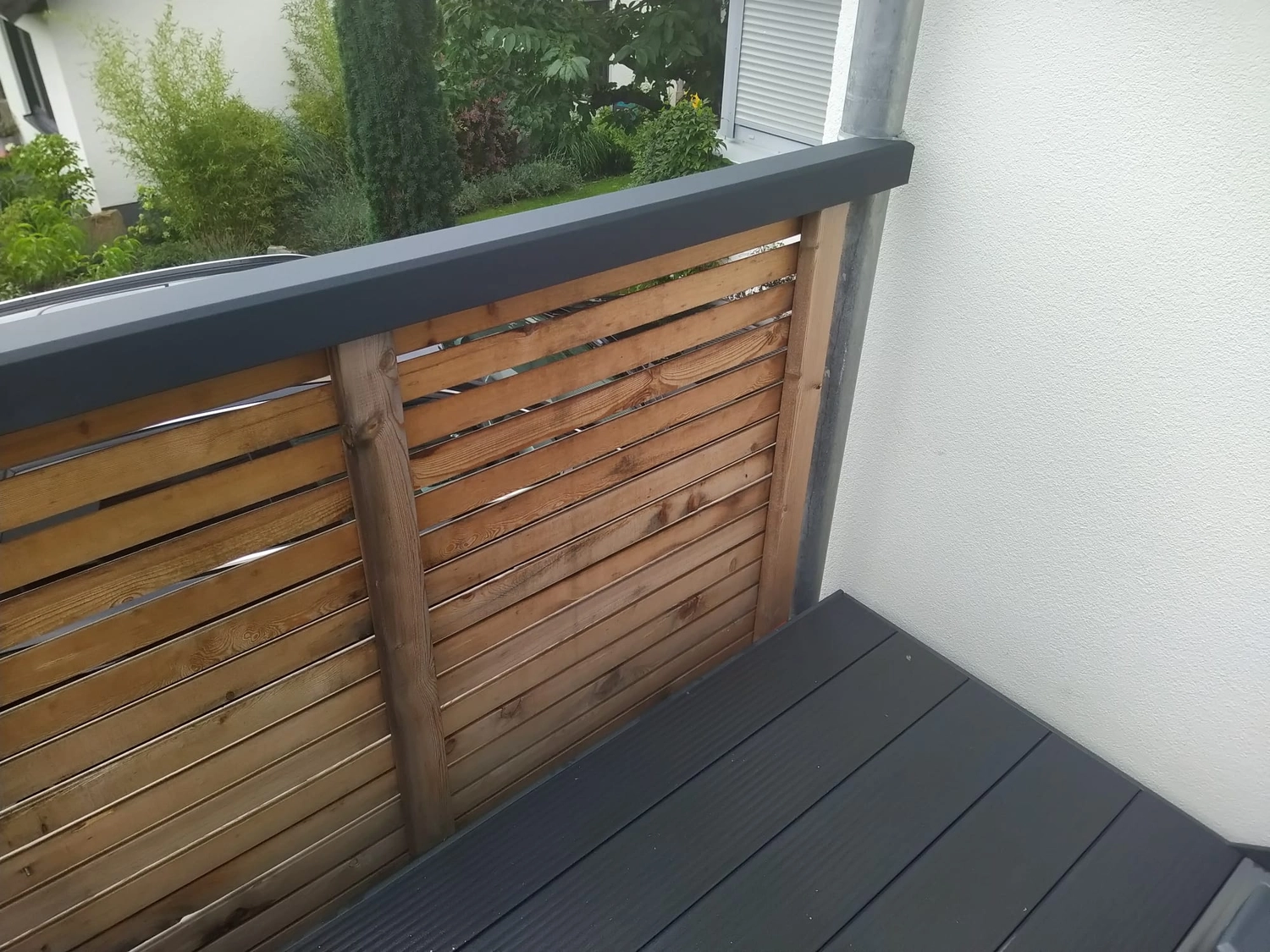 Wetter-Gebäudeschutz, Terrassenbau, Sanierungen, Außenanlagen, Gartengestaltung, Rückbau & Neugestaltung, Zaunbau Lärche, Einbauschrank, Hochbett, Handlauf, Dachsanierung, Baumspielhaus, Sebastian Kirsch, Handwerk