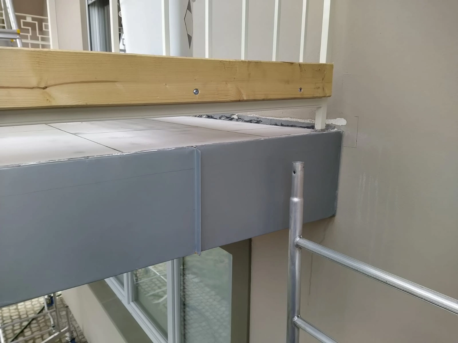 Wetter-Gebäudeschutz, Terrassenbau, Sanierungen, Außenanlagen, Gartengestaltung, Rückbau & Neugestaltung, Zaunbau Lärche, Einbauschrank, Hochbett, Handlauf, Dachsanierung, Baumspielhaus, Sebastian Kirsch, Handwerk 