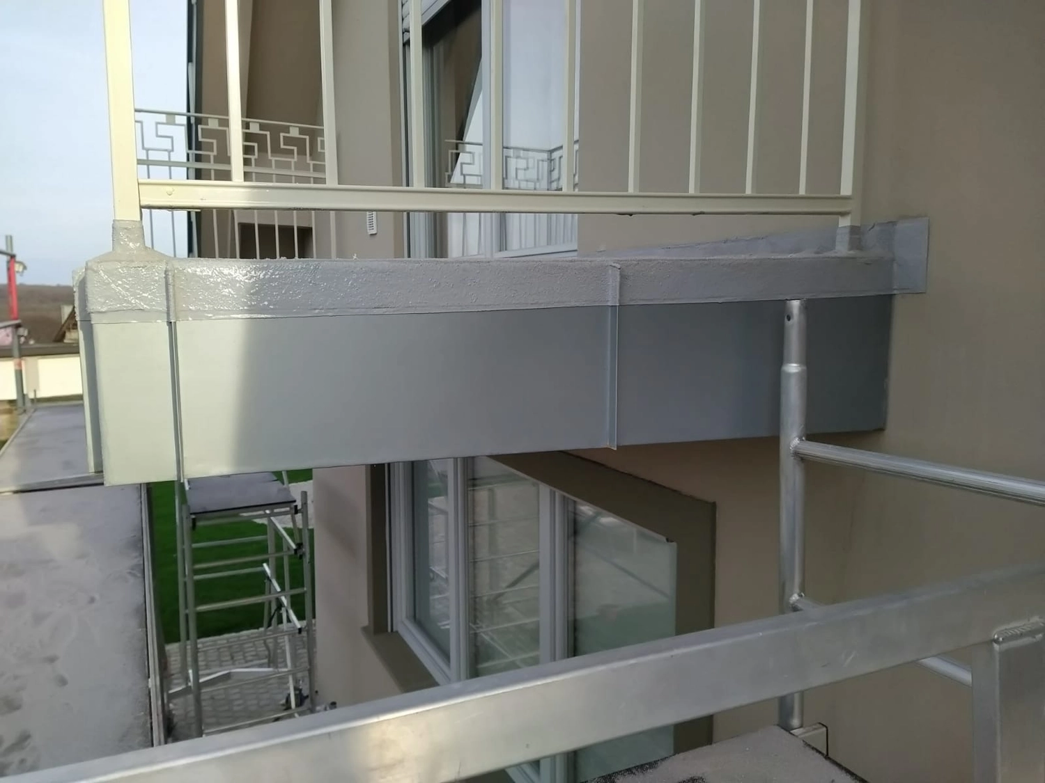 Wetter-Gebäudeschutz, Terrassenbau, Sanierungen, Außenanlagen, Gartengestaltung, Rückbau & Neugestaltung, Zaunbau Lärche, Einbauschrank, Hochbett, Handlauf, Dachsanierung, Baumspielhaus, Sebastian Kirsch, Handwerk 