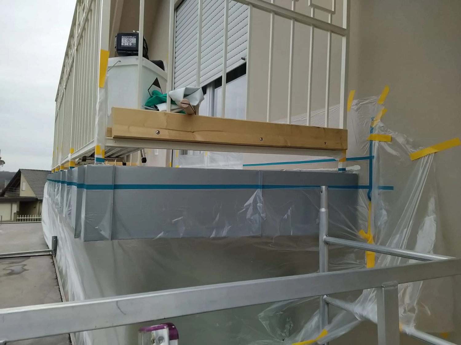 Wetter-Gebäudeschutz, Terrassenbau, Sanierungen, Außenanlagen, Gartengestaltung, Rückbau & Neugestaltung, Zaunbau Lärche, Einbauschrank, Hochbett, Handlauf, Dachsanierung, Baumspielhaus, Sebastian Kirsch, Handwerk 