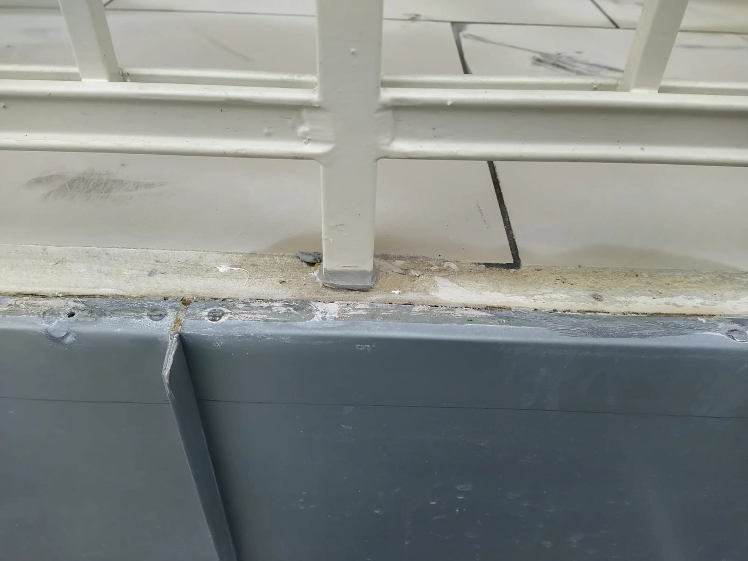 Wetter-Gebäudeschutz, Terrassenbau, Sanierungen, Außenanlagen, Gartengestaltung, Rückbau & Neugestaltung, Zaunbau Lärche, Einbauschrank, Hochbett, Handlauf, Dachsanierung, Baumspielhaus, Sebastian Kirsch, Handwerk 