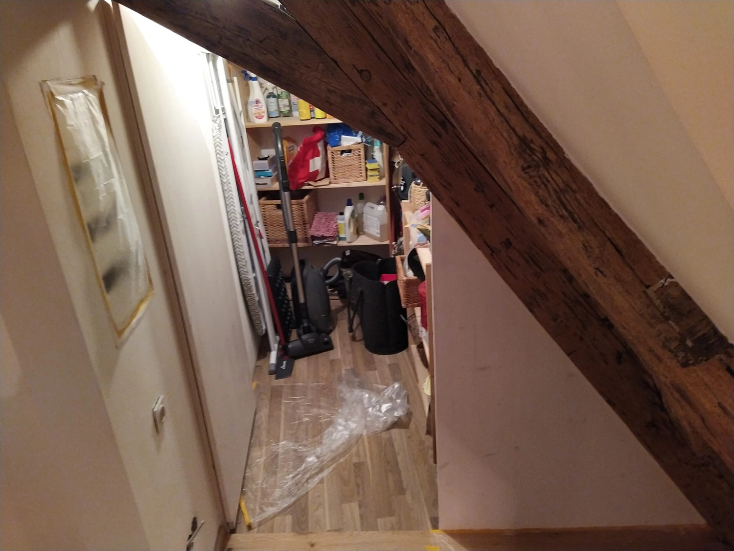 Wetter-Gebäudeschutz, Terrassenbau, Sanierungen, Außenanlagen, Gartengestaltung, Rückbau & Neugestaltung, Zaunbau Lärche, Einbauschrank, Hochbett, Handlauf, Dachsanierung, Baumspielhaus, Sebastian Kirsch, Handwerk