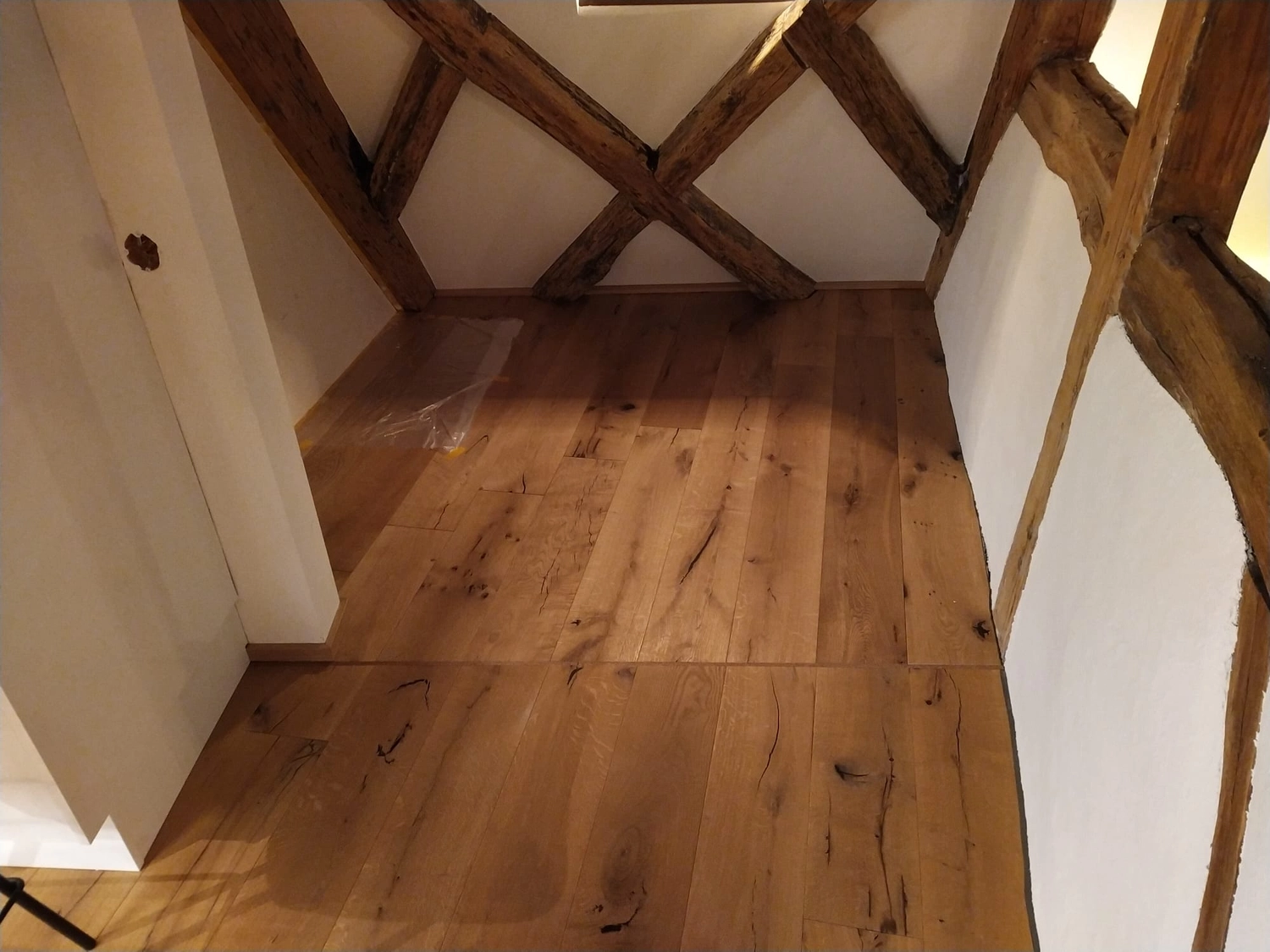 Wetter-Gebäudeschutz, Terrassenbau, Sanierungen, Außenanlagen, Gartengestaltung, Rückbau & Neugestaltung, Zaunbau Lärche, Einbauschrank, Hochbett, Handlauf, Dachsanierung, Baumspielhaus, Sebastian Kirsch, Handwerk