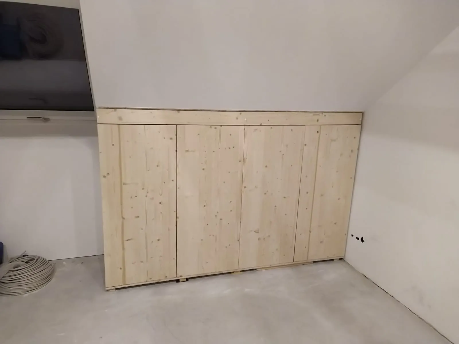 Wetter-Gebäudeschutz, Terrassenbau, Sanierungen, Außenanlagen, Gartengestaltung, Rückbau & Neugestaltung, Zaunbau Lärche, Einbauschrank, Hochbett, Handlauf, Dachsanierung, Baumspielhaus, Sebastian Kirsch, Handwerk