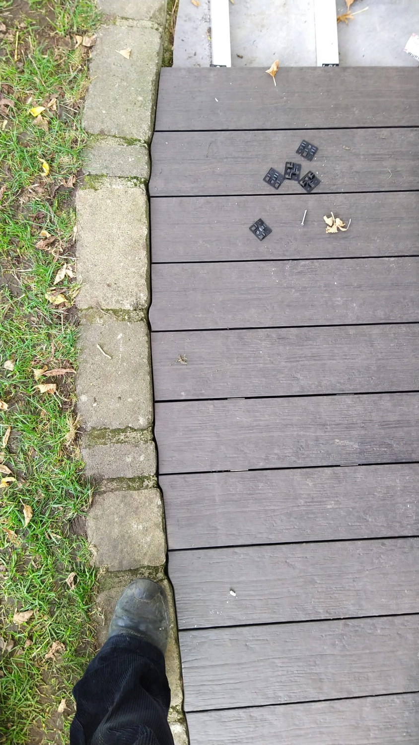 Wetter-Gebäudeschutz, Terrassenbau, Sanierungen, Außenanlagen, Gartengestaltung, Rückbau & Neugestaltung, Zaunbau Lärche, Einbauschrank, Hochbett, Handlauf, Dachsanierung, Baumspielhaus, Sebastian Kirsch, Handwerk 