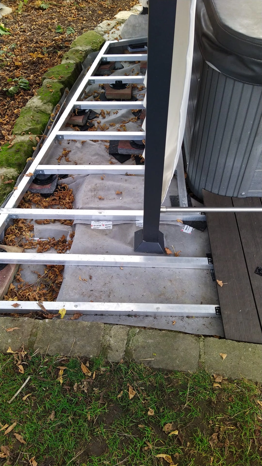 Wetter-Gebäudeschutz, Terrassenbau, Sanierungen, Außenanlagen, Gartengestaltung, Rückbau & Neugestaltung, Zaunbau Lärche, Einbauschrank, Hochbett, Handlauf, Dachsanierung, Baumspielhaus, Sebastian Kirsch, Handwerk 