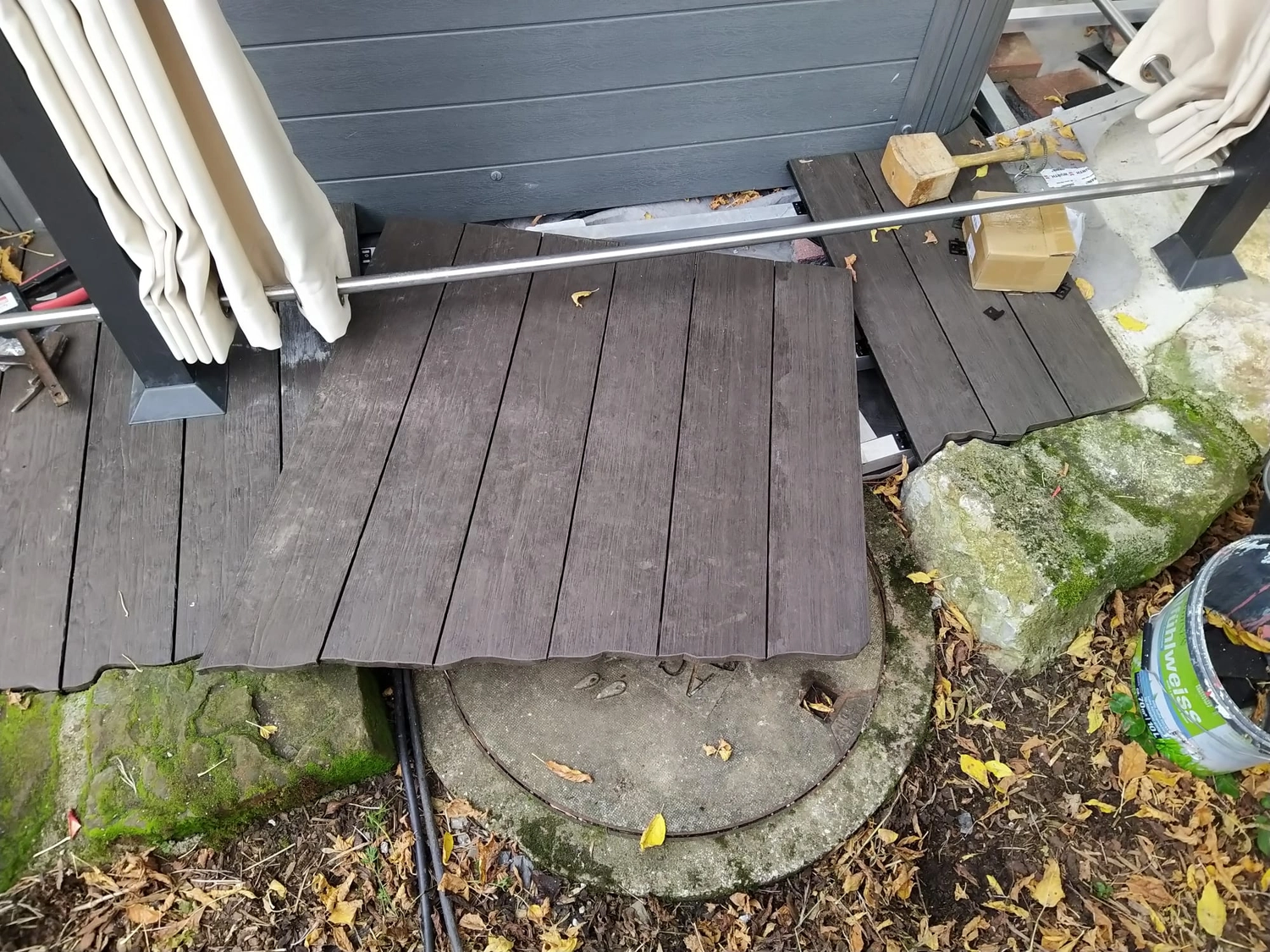 Wetter-Gebäudeschutz, Terrassenbau, Sanierungen, Außenanlagen, Gartengestaltung, Rückbau & Neugestaltung, Zaunbau Lärche, Einbauschrank, Hochbett, Handlauf, Dachsanierung, Baumspielhaus, Sebastian Kirsch, Handwerk 