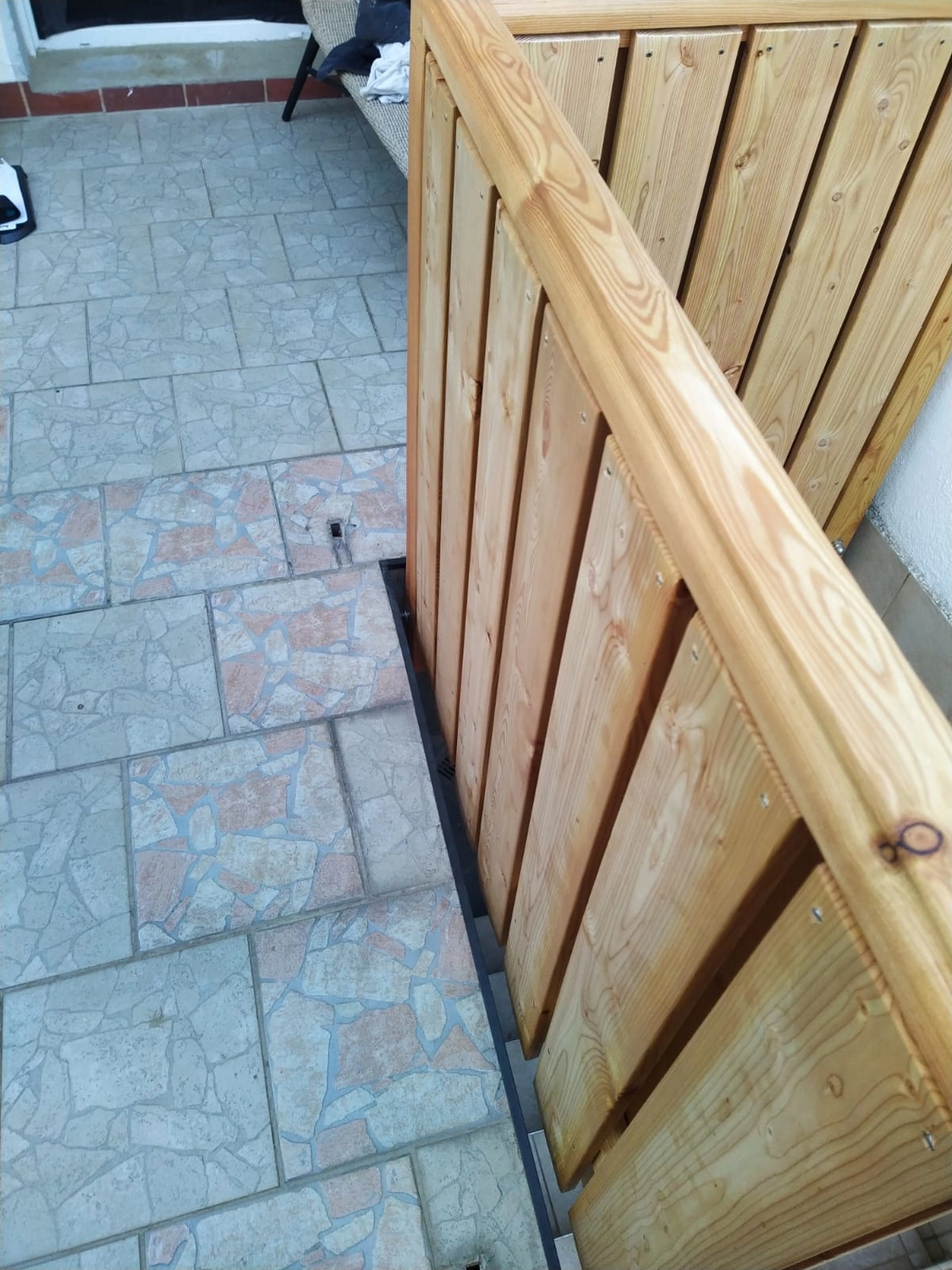 Wetter-Gebäudeschutz, Terrassenbau, Sanierungen, Außenanlagen, Gartengestaltung, Rückbau & Neugestaltung, Zaunbau Lärche, Einbauschrank, Hochbett, Handlauf, Dachsanierung, Baumspielhaus, Sebastian Kirsch, Handwerk 