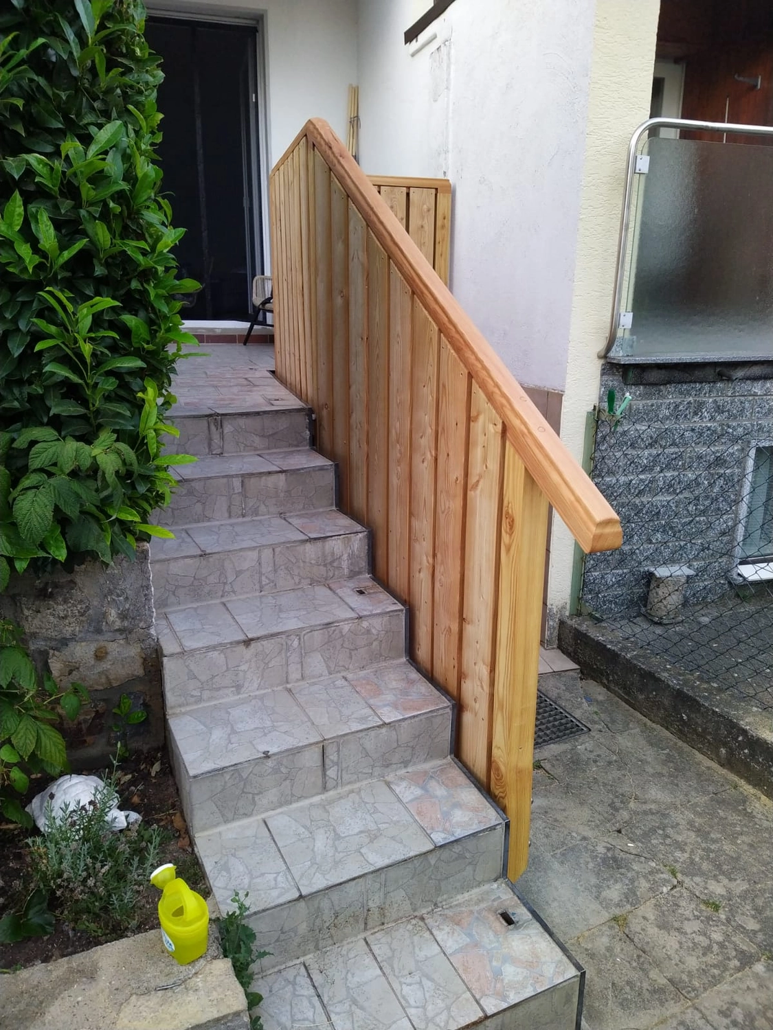 Wetter-Gebäudeschutz, Terrassenbau, Sanierungen, Außenanlagen, Gartengestaltung, Rückbau & Neugestaltung, Zaunbau Lärche, Einbauschrank, Hochbett, Handlauf, Dachsanierung, Baumspielhaus, Sebastian Kirsch, Handwerk 