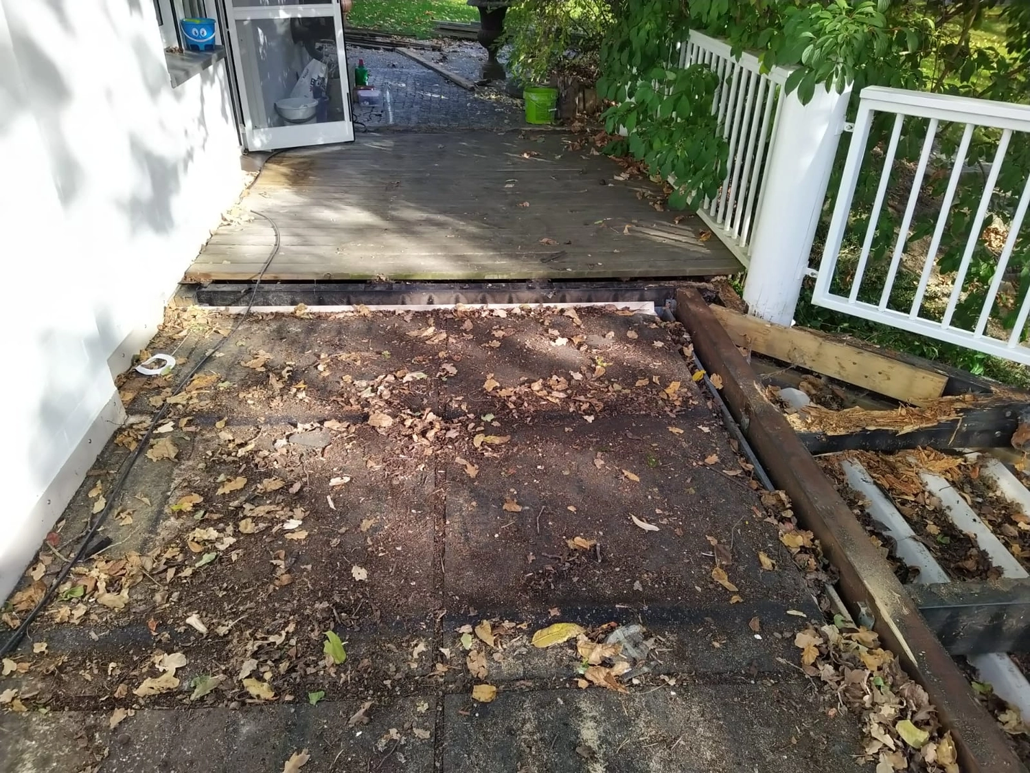 Wetter-Gebäudeschutz, Terrassenbau, Sanierungen, Außenanlagen, Gartengestaltung, Rückbau & Neugestaltung, Zaunbau Lärche, Einbauschrank, Hochbett, Handlauf, Dachsanierung, Baumspielhaus, Sebastian Kirsch, Handwerk 