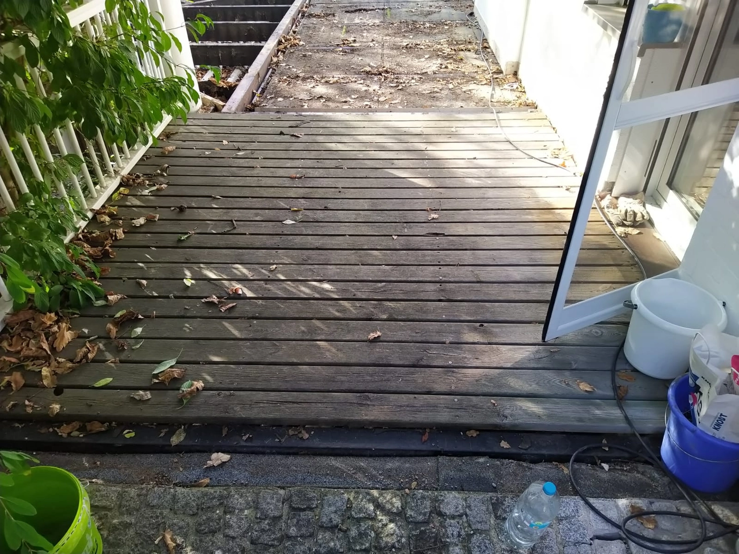 Wetter-Gebäudeschutz, Terrassenbau, Sanierungen, Außenanlagen, Gartengestaltung, Rückbau & Neugestaltung, Zaunbau Lärche, Einbauschrank, Hochbett, Handlauf, Dachsanierung, Baumspielhaus, Sebastian Kirsch, Handwerk 