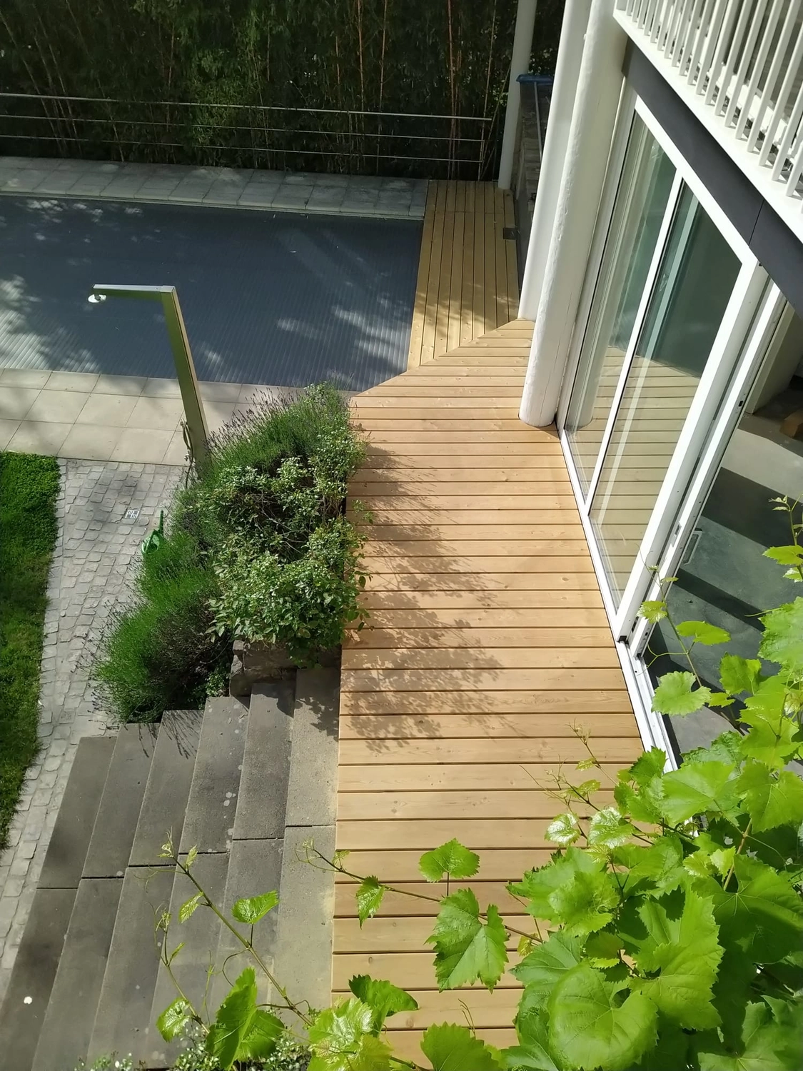 Wetter-Gebäudeschutz, Terrassenbau, Sanierungen, Außenanlagen, Gartengestaltung, Rückbau & Neugestaltung, Zaunbau Lärche, Einbauschrank, Hochbett, Handlauf, Dachsanierung, Baumspielhaus, Sebastian Kirsch, Handwerk 