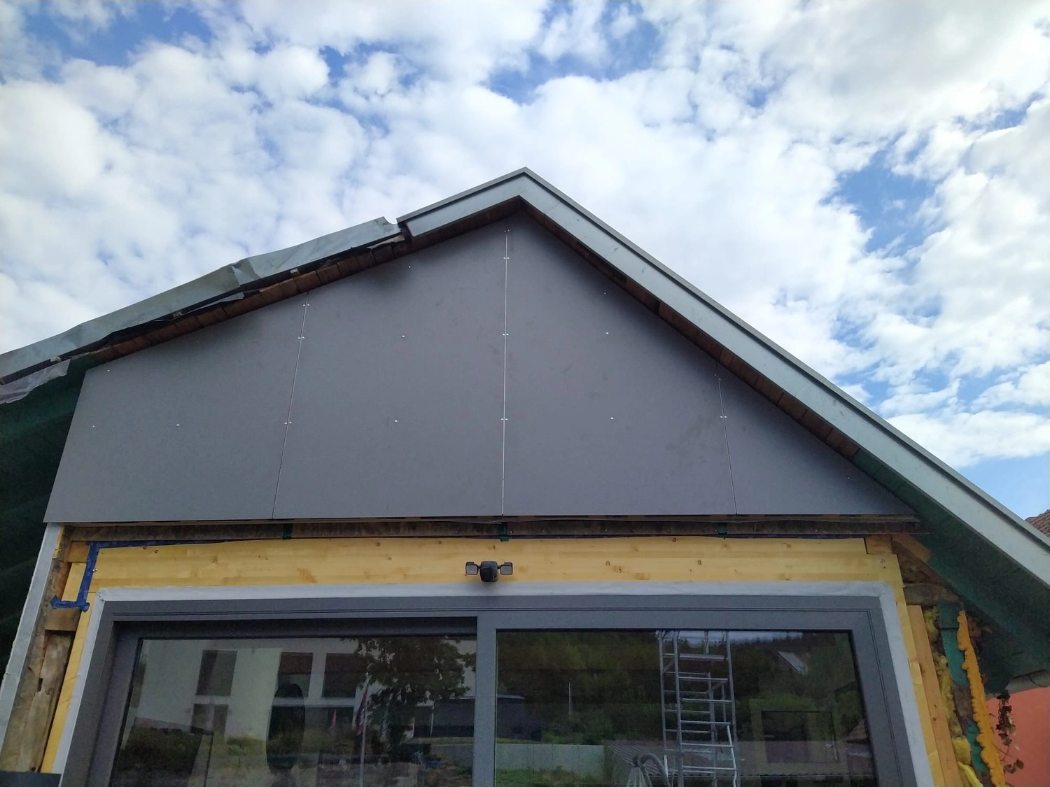 Wetter-Gebäudeschutz - Renovierungsarbeiten - Außenarbeit Terrassenüberdachung