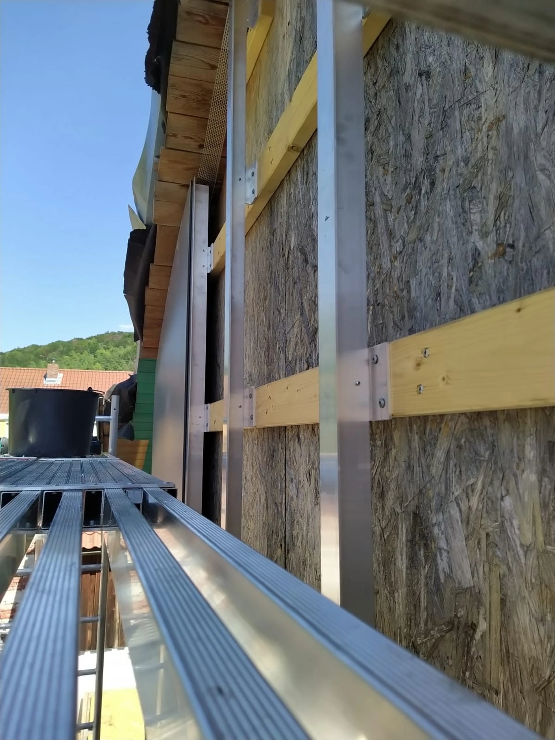 Wetter-Gebäudeschutz, Terrassenbau, Sanierungen, Außenanlagen, Gartengestaltung, Rückbau & Neugestaltung, Zaunbau Lärche, Einbauschrank, Hochbett, Handlauf, Dachsanierung, Baumspielhaus, Sebastian Kirsch, Handwerk 