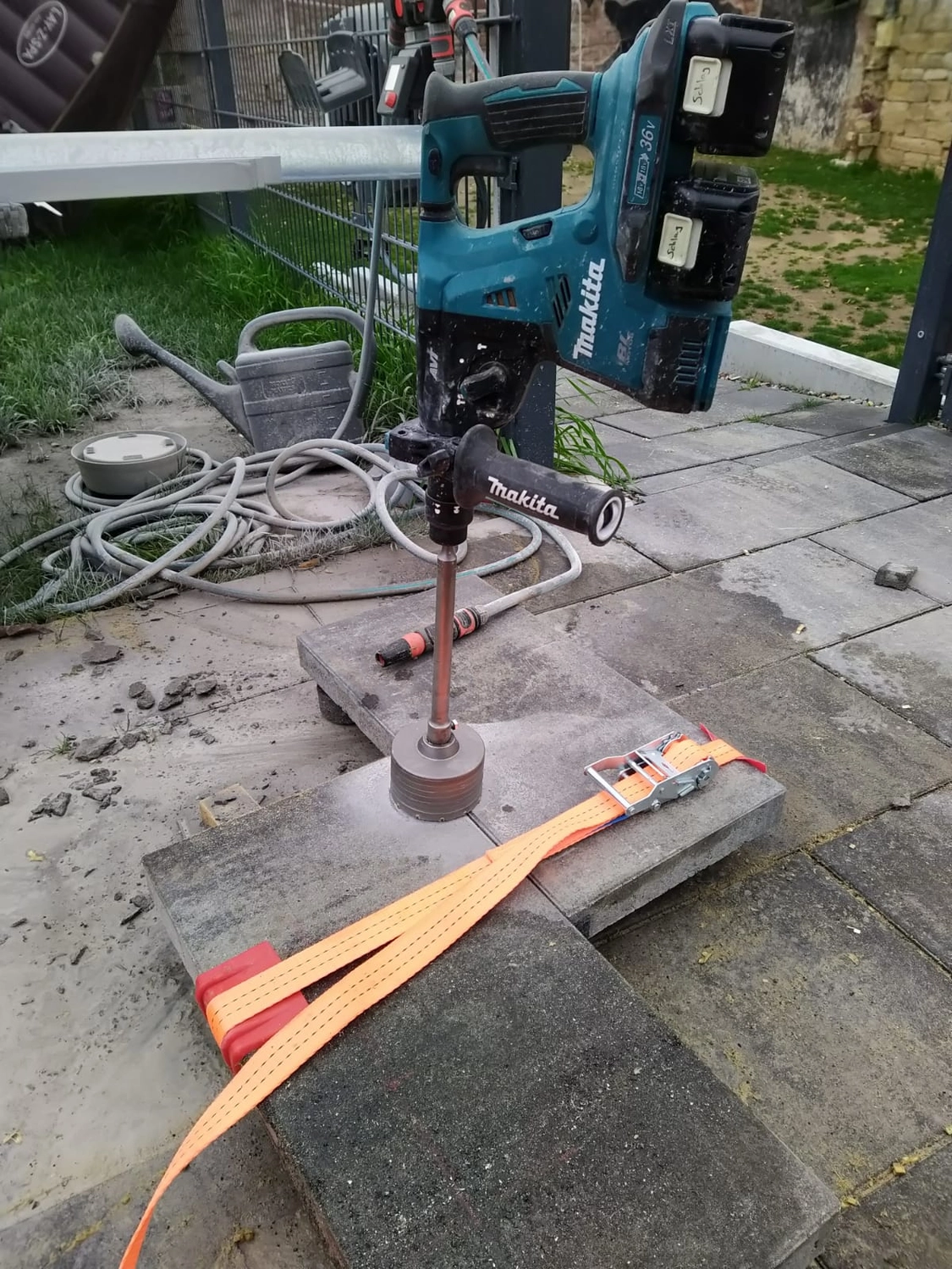 Wetter-Gebäudeschutz, Terrassenbau, Sanierungen, Außenanlagen, Gartengestaltung, Rückbau & Neugestaltung, Zaunbau Lärche, Einbauschrank, Hochbett, Handlauf, Dachsanierung, Baumspielhaus, Sebastian Kirsch, Handwerk 