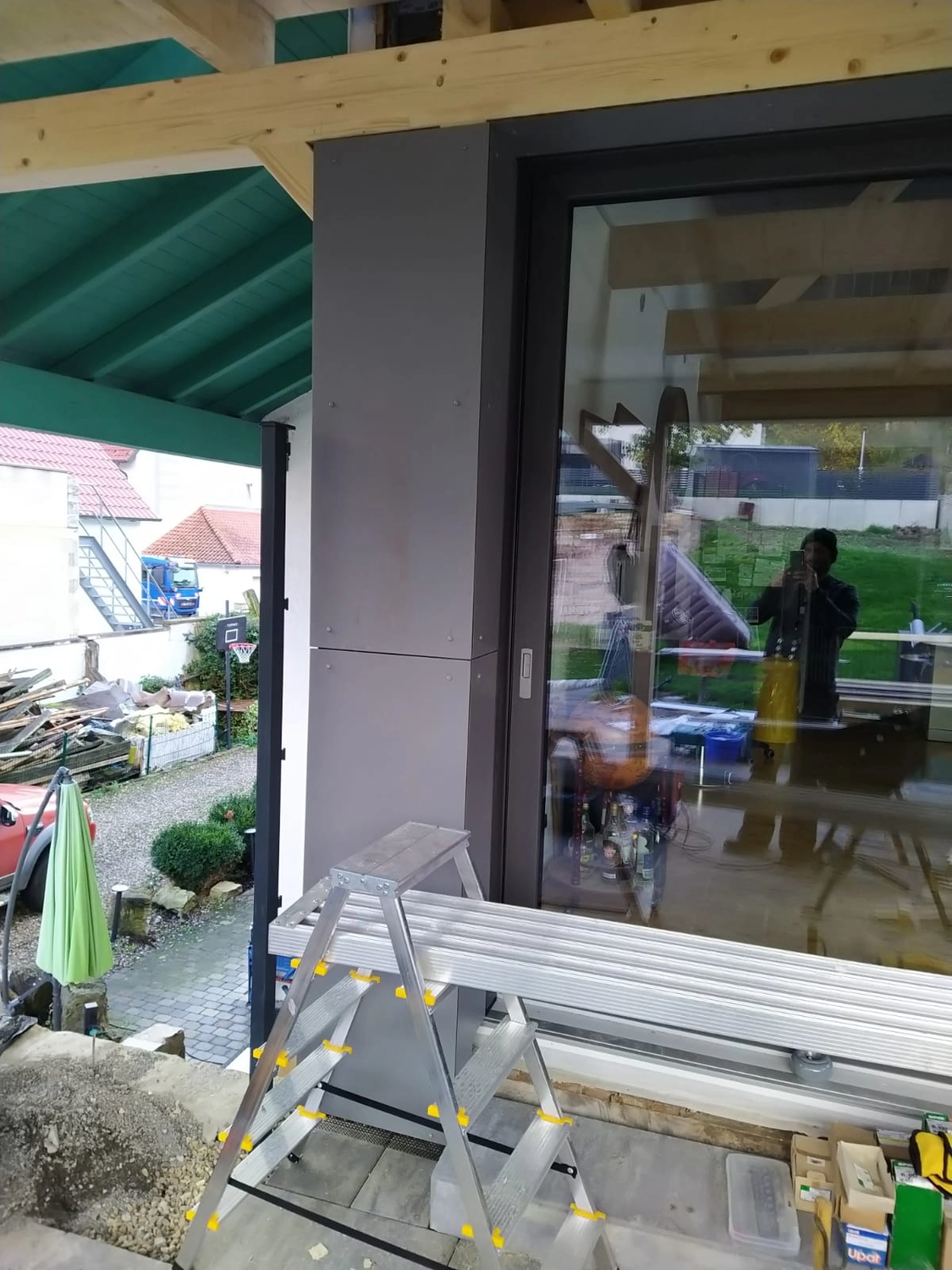 Wetter-Gebäudeschutz, Terrassenbau, Sanierungen, Außenanlagen, Gartengestaltung, Rückbau & Neugestaltung, Zaunbau Lärche, Einbauschrank, Hochbett, Handlauf, Dachsanierung, Baumspielhaus, Sebastian Kirsch, Handwerk 