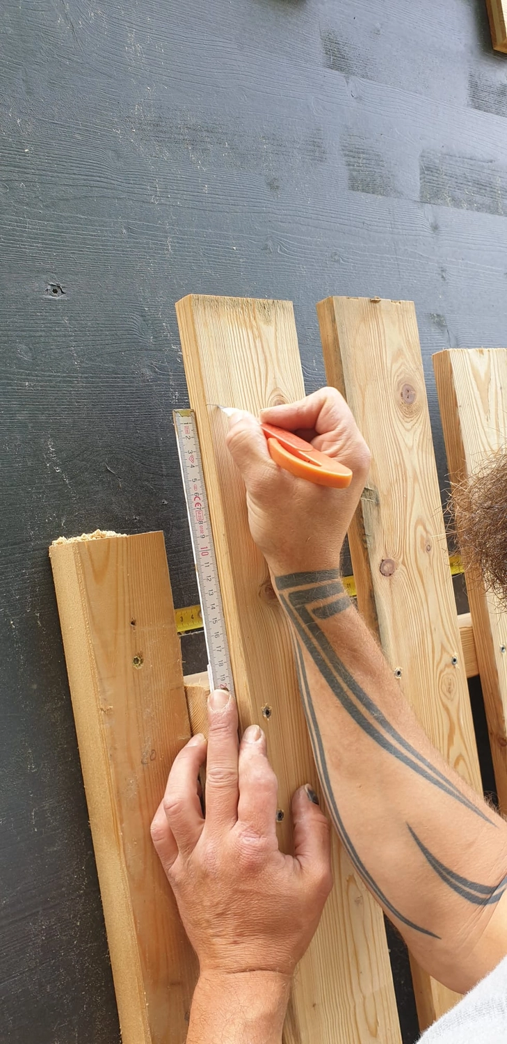 Wetter-Gebäudeschutz, Terrassenbau, Sanierungen, Außenanlagen, Gartengestaltung, Rückbau & Neugestaltung, Zaunbau Lärche, Einbauschrank, Hochbett, Handlauf, Dachsanierung, Baumspielhaus, Sebastian Kirsch, Handwerk 