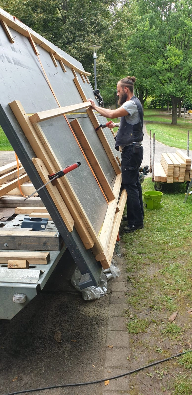Wetter-Gebäudeschutz, Terrassenbau, Sanierungen, Außenanlagen, Gartengestaltung, Rückbau & Neugestaltung, Zaunbau Lärche, Einbauschrank, Hochbett, Handlauf, Dachsanierung, Baumspielhaus, Sebastian Kirsch, Handwerk 