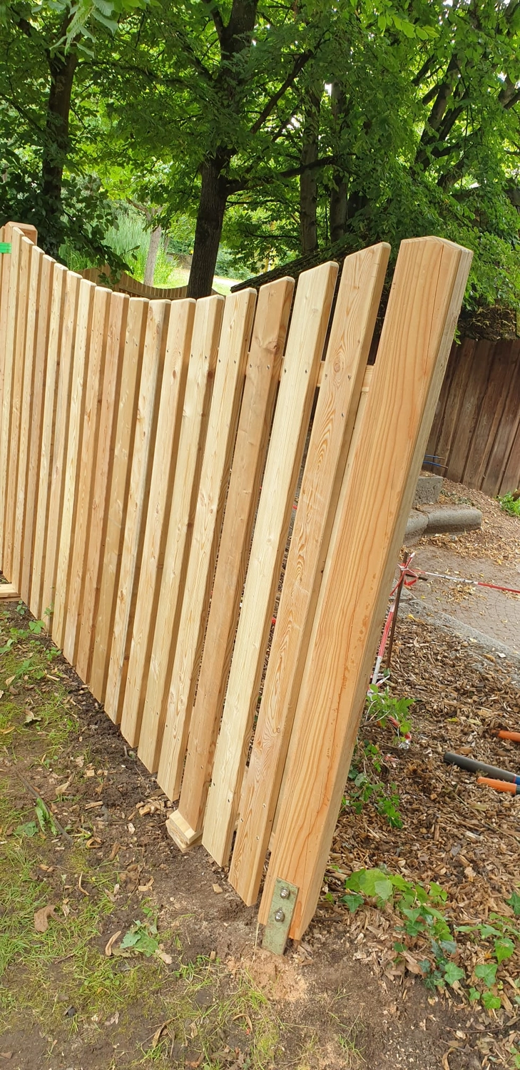 Wetter-Gebäudeschutz, Terrassenbau, Sanierungen, Außenanlagen, Gartengestaltung, Rückbau & Neugestaltung, Zaunbau Lärche, Einbauschrank, Hochbett, Handlauf, Dachsanierung, Baumspielhaus, Sebastian Kirsch, Handwerk 