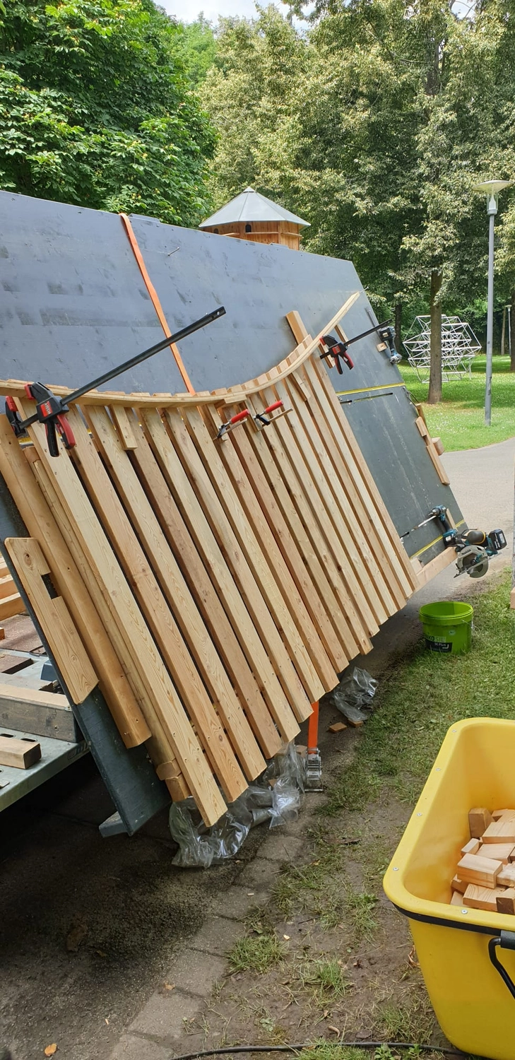 Wetter-Gebäudeschutz, Terrassenbau, Sanierungen, Außenanlagen, Gartengestaltung, Rückbau & Neugestaltung, Zaunbau Lärche, Einbauschrank, Hochbett, Handlauf, Dachsanierung, Baumspielhaus, Sebastian Kirsch, Handwerk 