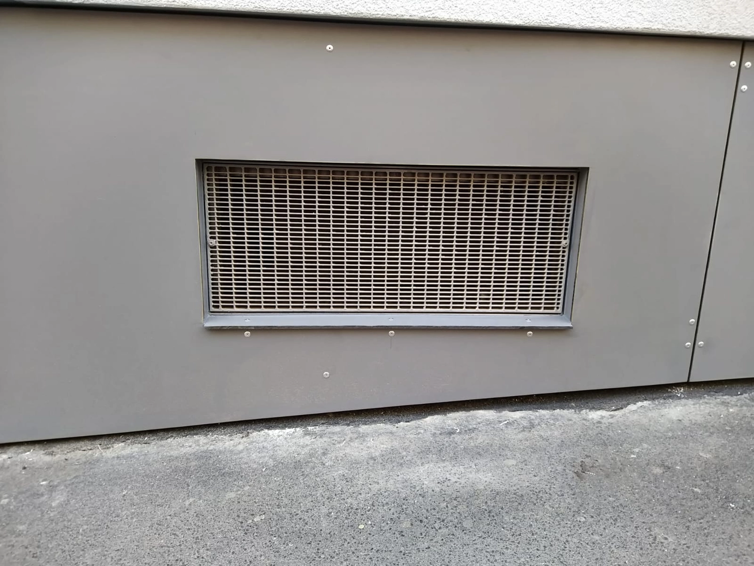 Wetter-Gebäudeschutz, Terrassenbau, Sanierungen, Außenanlagen, Gartengestaltung, Rückbau & Neugestaltung, Zaunbau Lärche, Einbauschrank, Hochbett, Handlauf, Dachsanierung, Baumspielhaus, Sebastian Kirsch, Handwerk 