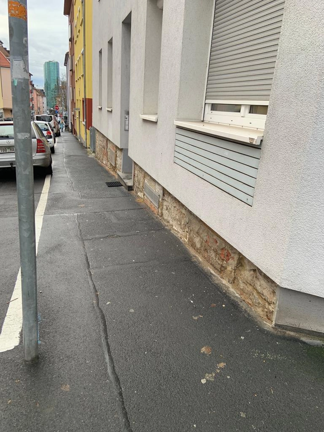 Wetter-Gebäudeschutz, Terrassenbau, Sanierungen, Außenanlagen, Gartengestaltung, Rückbau & Neugestaltung, Zaunbau Lärche, Einbauschrank, Hochbett, Handlauf, Dachsanierung, Baumspielhaus, Sebastian Kirsch, Handwerk 