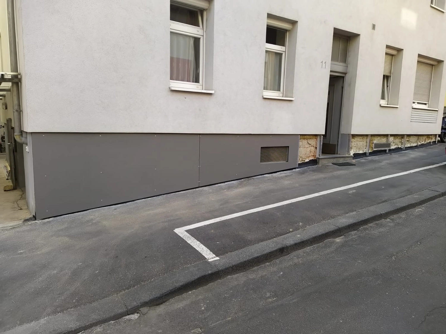 Wetter-Gebäudeschutz, Terrassenbau, Sanierungen, Außenanlagen, Gartengestaltung, Rückbau & Neugestaltung, Zaunbau Lärche, Einbauschrank, Hochbett, Handlauf, Dachsanierung, Baumspielhaus, Sebastian Kirsch, Handwerk 