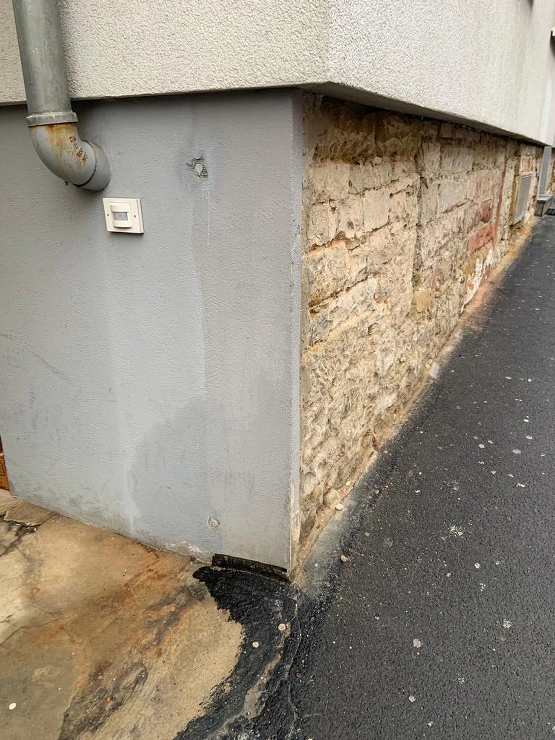 Wetter-Gebäudeschutz, Terrassenbau, Sanierungen, Außenanlagen, Gartengestaltung, Rückbau & Neugestaltung, Zaunbau Lärche, Einbauschrank, Hochbett, Handlauf, Dachsanierung, Baumspielhaus, Sebastian Kirsch, Handwerk 