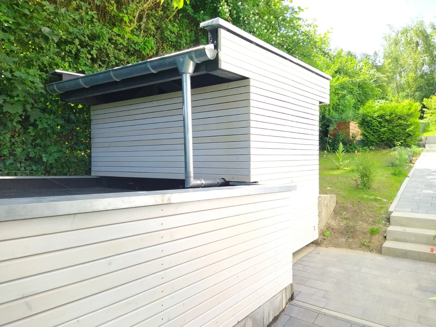 Wetter-Gebäudeschutz, Terrassenbau, Sanierungen, Außenanlagen, Gartengestaltung, Rückbau & Neugestaltung, Zaunbau Lärche, Einbauschrank, Hochbett, Handlauf, Dachsanierung, Baumspielhaus, Sebastian Kirsch, Handwerk 