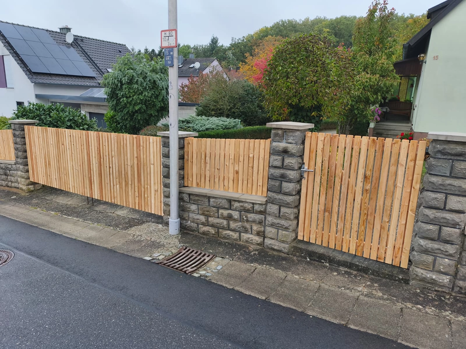 Wetter-Gebäudeschutz, Terrassenbau, Sanierungen, Außenanlagen, Gartengestaltung, Rückbau & Neugestaltung, Zaunbau Lärche, Einbauschrank, Hochbett, Handlauf, Dachsanierung, Baumspielhaus, Sebastian Kirsch, Handwerk 