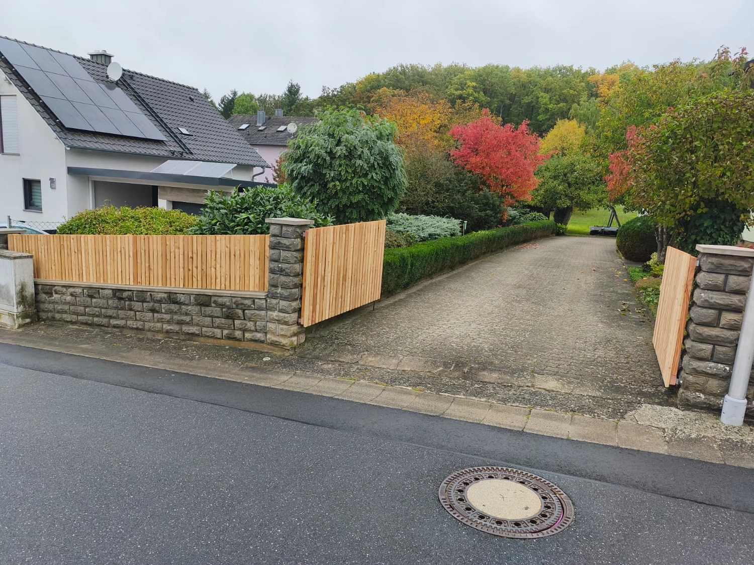Wetter-Gebäudeschutz, Terrassenbau, Sanierungen, Außenanlagen, Gartengestaltung, Rückbau & Neugestaltung, Zaunbau Lärche, Einbauschrank, Hochbett, Handlauf, Dachsanierung, Baumspielhaus, Sebastian Kirsch, Handwerk 